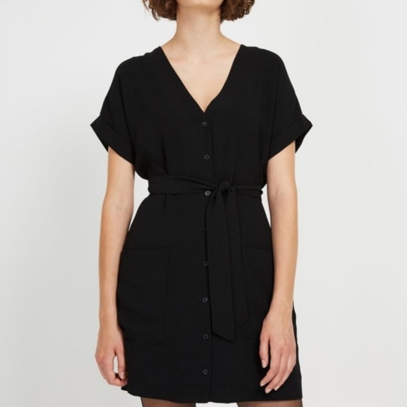 Frank and Oak Dresses & Skirts - Frank & Oak Black V-Neck Button Down Dress with Tie Belt and Pockets Womens Med